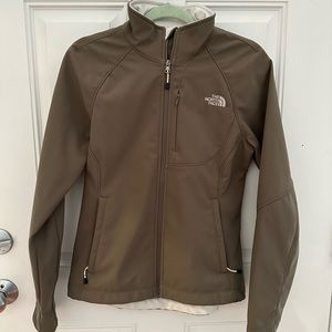 The North Face women’s shell jacket. Size Medium.